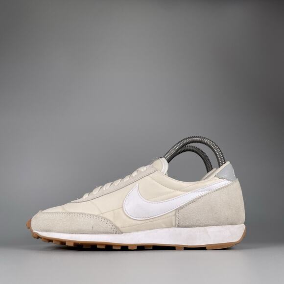 Nike Daybreak Women’s Size 6 White Suede Gum Running Sneakers Casual Shoes GUC - Picture 1 of 9